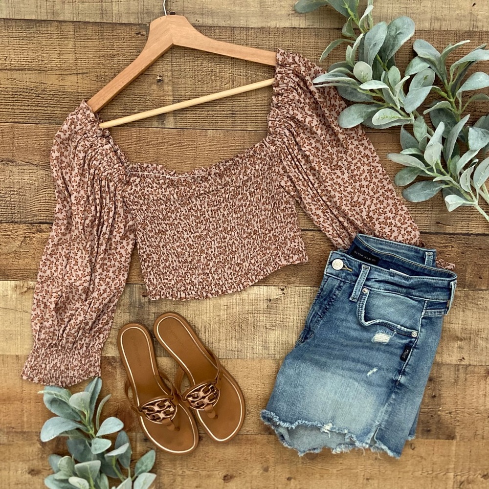 SMOCKED FLORAL CROP TOP ⭐️NWT by Olivaceous